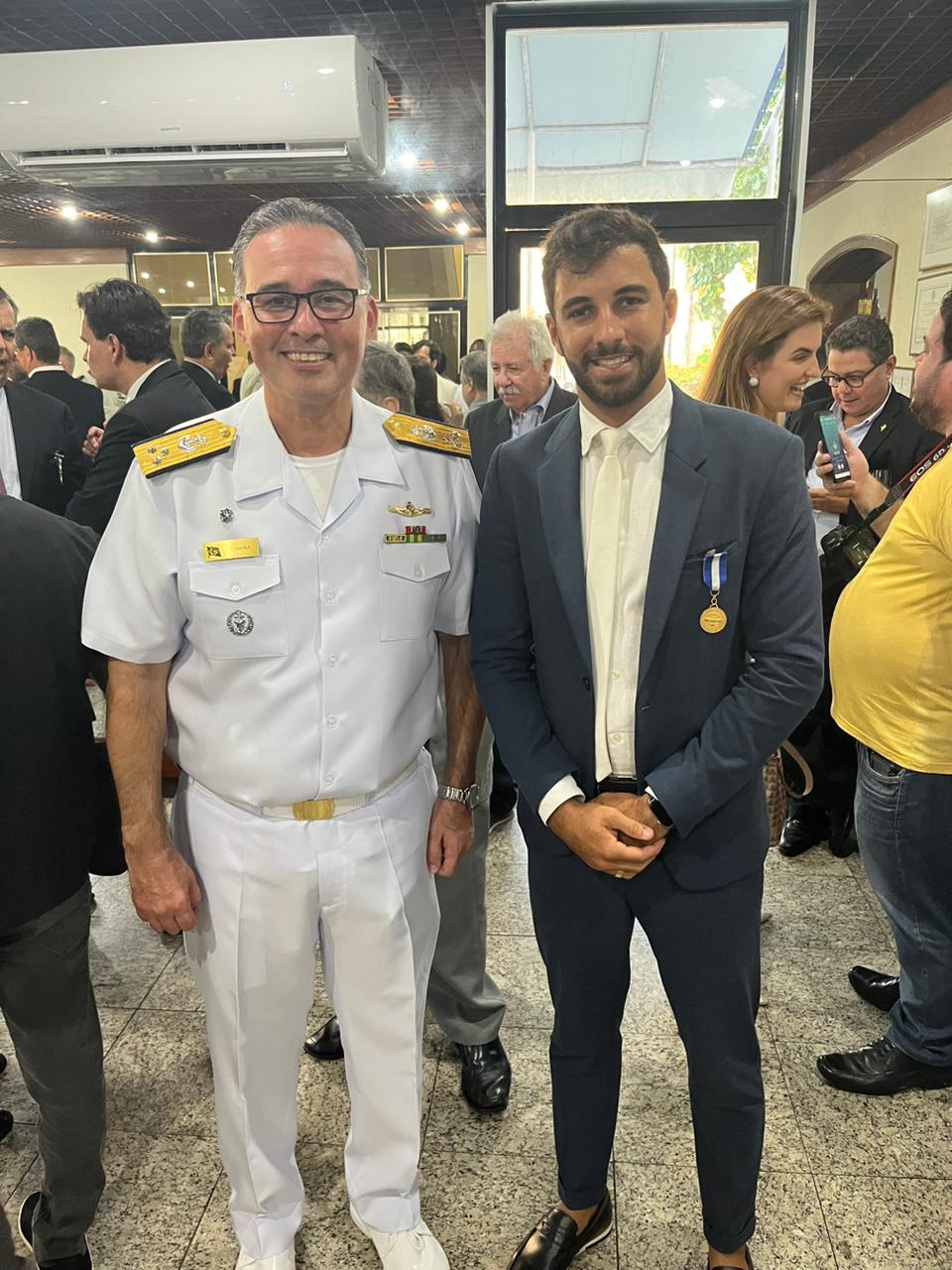 Hugo Leonardo da Barco Show recebe o título de Amigo da Marinha 